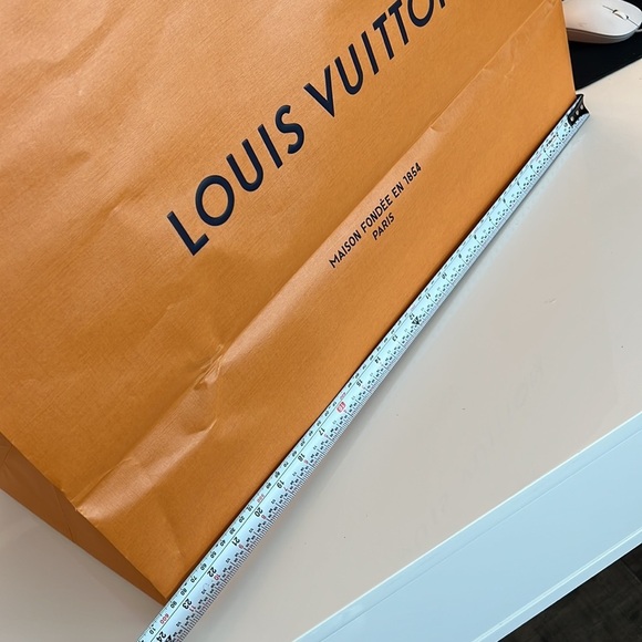 HUGE LOUIS VUITTON PAPER SHOPPING BAG - Picture 6 of 17